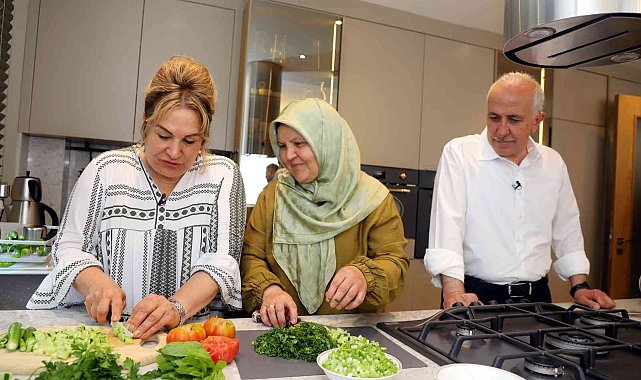 Başkan Gültak, Türk yemekleri uzmanı Sahrap Soysal'ı ağırladı