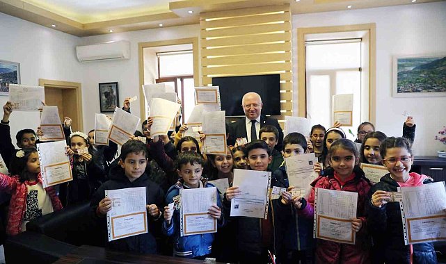 Başkan Gümüş'ten karne hediyesi Lunapark bileti