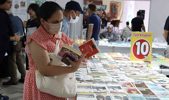 Başkan Hürriyet: "İzmit Kitap Günleri etkinliğimizi geleneksel hale getirmek istiyoruz"