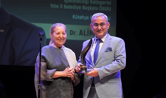 Başkan Işık'a iki ödül birden