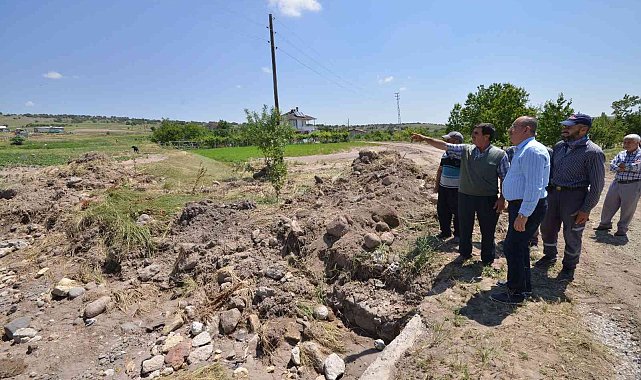 Başkan Kavuş yağışlardan olumsuz etkilenen 4 mahallede incelemelerde bulundu