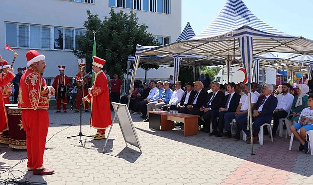 Başkan Özcan, İmam hatip Lisesi öğrencilerini yalnız bırakmadı