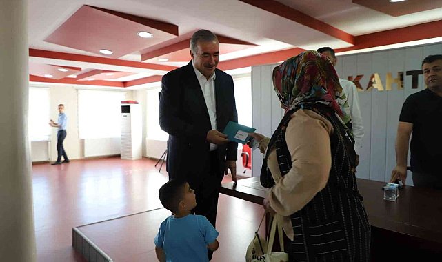 Başkan Turanlı: &quot;Sosyal yardım kartı dağıtmaya devam ediyoruz&quot;