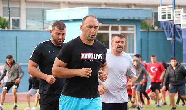 Başpehlivan Gürbüz, altın kemerin &#039;ebedi sahibi&#039; olmak istiyor