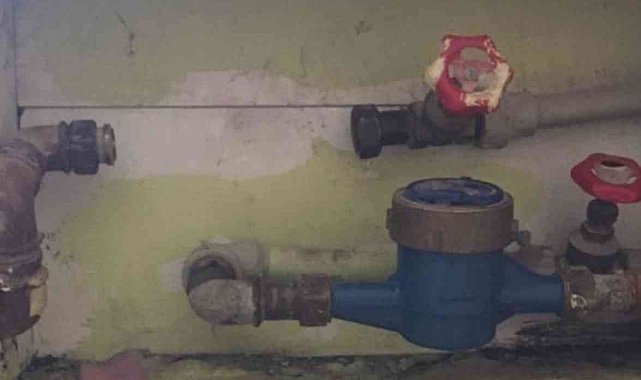 Batman&#039;da hırsız su sayacını çaldı