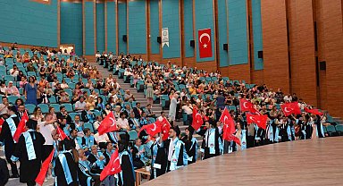 BAÜN'de mezuniyet coşkusu