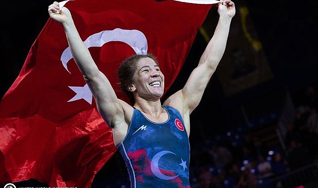 BAÜN&#039;lü şampiyon güreşçi Adar&#039;dan altın madalya