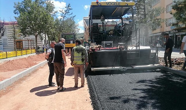 Bayburt&#039;ta eski yol ve kaldırımlar yenileniyor