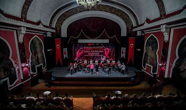 Bayraklı Mandolin Orkestrasından &#039;yaza merhaba&#039;