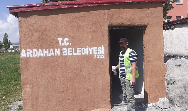 Belediye&#039;den mahalle mezarlığına malzeme deposu