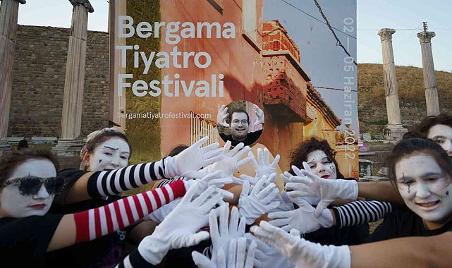 Bergama Tiyatro Festivaline muhteşem açılış
