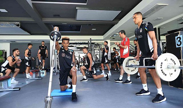 Beşiktaş salonda çalıştı