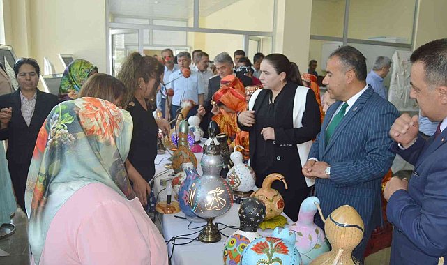 Besni'de hayat boyu öğrenme sergisi açıldı