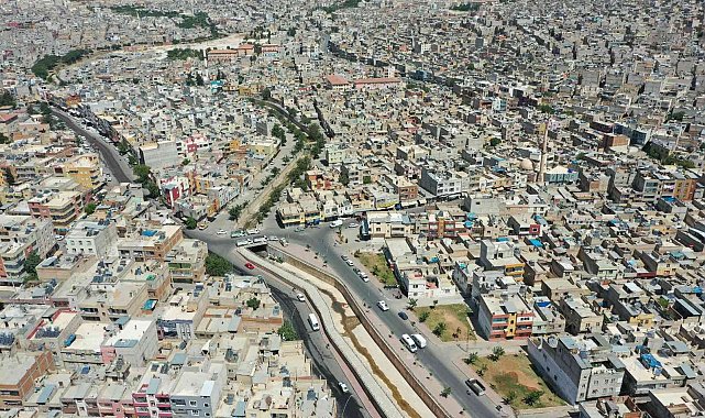 Beyazgül şehrin yarasına merhem oluyor