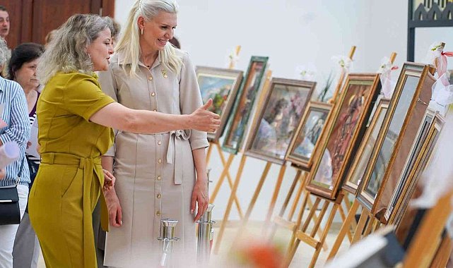 Bilecik'te Kağıt Rölyef Sergisi'ndeki eserler büyük beğeni topladı