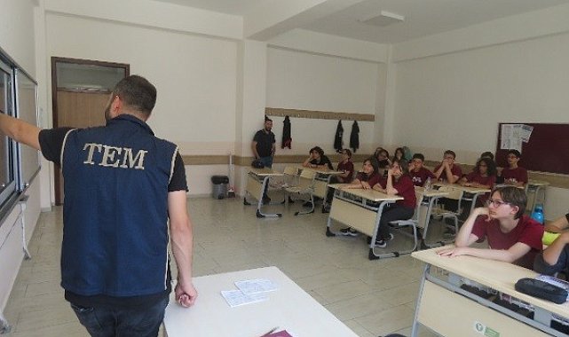 Bilecik&#039;te öğrenciler terörle mücadele ve siber güvenlik konularında bilgilendirildi