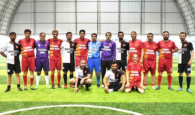 Bingöl'de sağlıkçılar futbol turnuvası ile moral buluyor