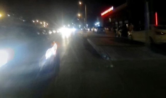 Bisikletliyle giderken otomobil çarptı: O an kamerada