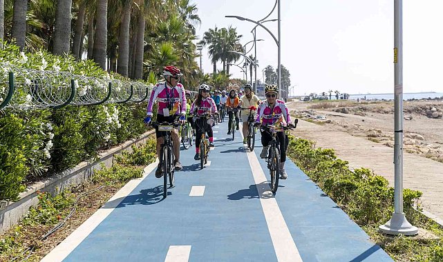 Bisikletseverler 30 kilometrelik sürüş yaptı