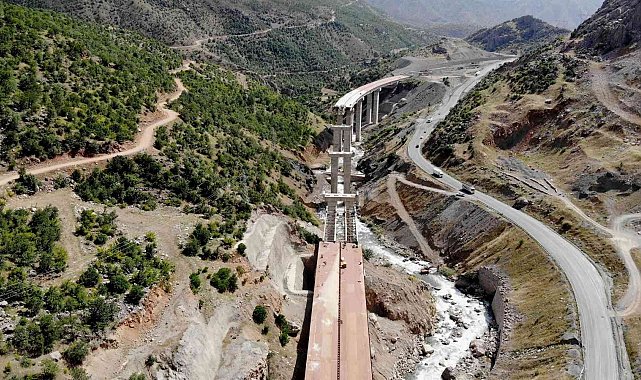 Bitlis'te yapılan bölgenin en büyük viyadükü bitmek üzere