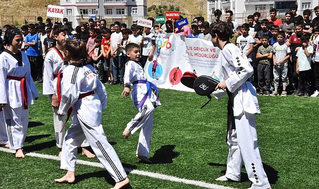 Bitlis&#039;te yaz spor okulları açıldı