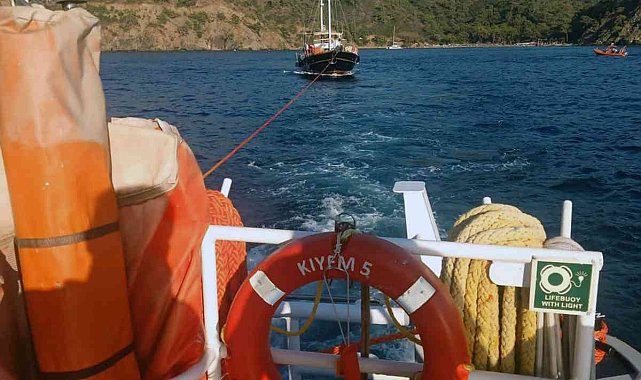 Bodrum ve Fethiye&#039;de arızalanan tekneleri KIYEM kurtardı