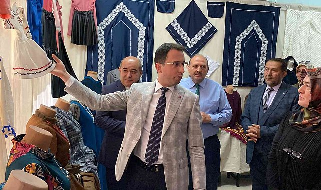 Bolvadin'de açılan giyim üretim sergisi büyük ilgi gördü