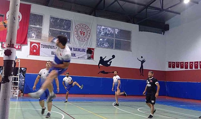 Bozyazı&#039;da Mahalleler Arası Voleybol Turnuvası sona erdi