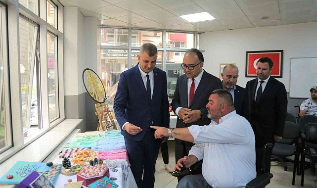 Bu sergi engelleri aştı