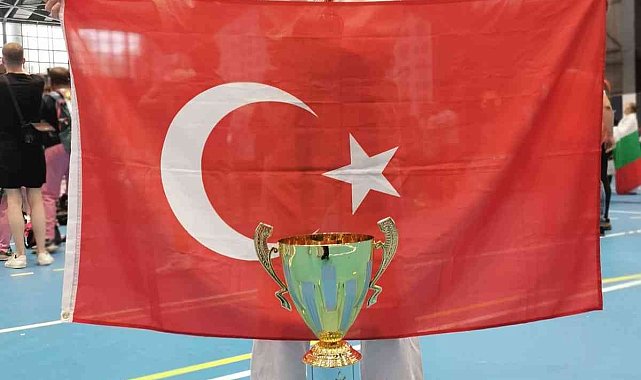 Bulgaristan'da düzenlenen Kyokushin Avrupa Karate Şampiyonası'nda Avrupa 2'incisi oldu