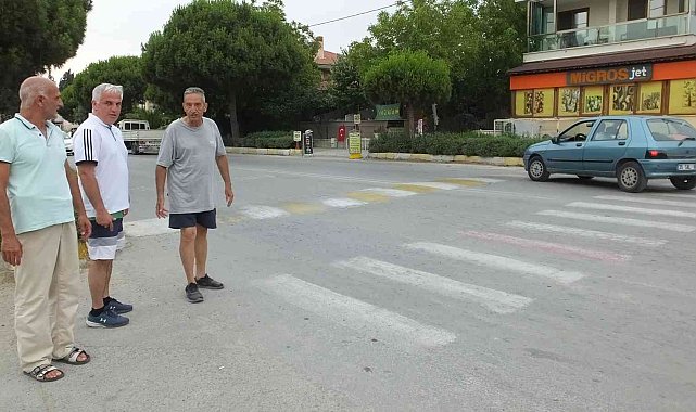 Burhaniye&#039;de şaka gibi yaya geçidi