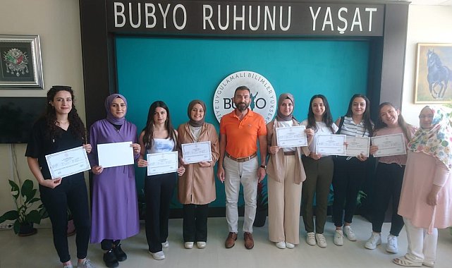 Burhaniye'de üniversiteli gençler işaret dilini öğrendi