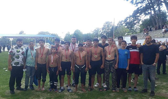 Bursa Büyükşehir Belediyesporlu güreşçiler 17 madalya kazandı