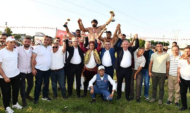 Bursa Büyükşehir Belediyesporlu yağlı güreşçilerden 4 organizasyonda 10 madalya