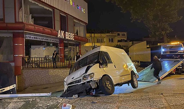 Bursa'da 5 aracın karıştığı zincirleme kazada 4 kişi yaralandı