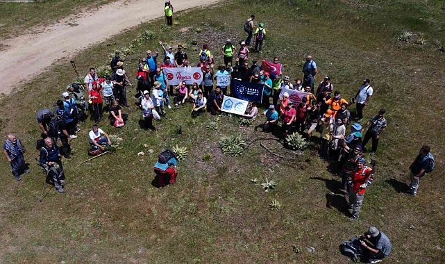 Bursa'da dağcılardan çevre için 'atıksız yürüyüş'