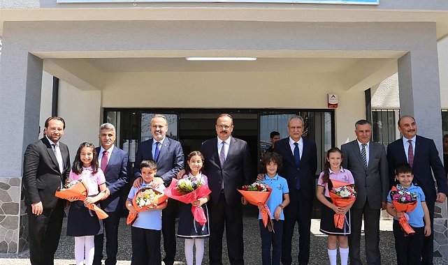 Bursa&#039;da öğrencilerin karne coşkusu