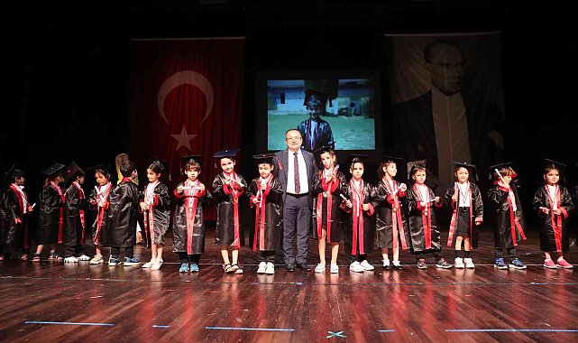 Büyükşehir Belediyesi kreş minikleri kep attı