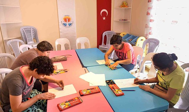 Büyükşehir Engelli Çocuk Mola Evi'nde yaz atölyeleri başladı