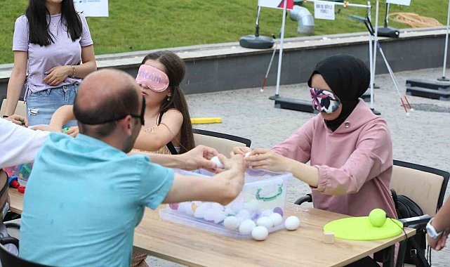 Büyükşehir tarihi kalede empati parkuru kurdu, gençlerin sırdaşı oldu
