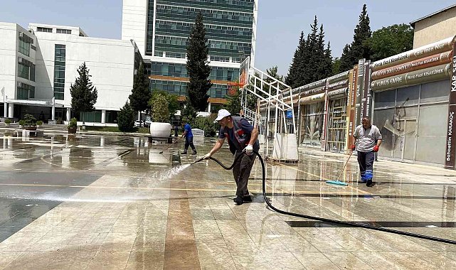 Büyükşehir'den toz taşınımına müdahale