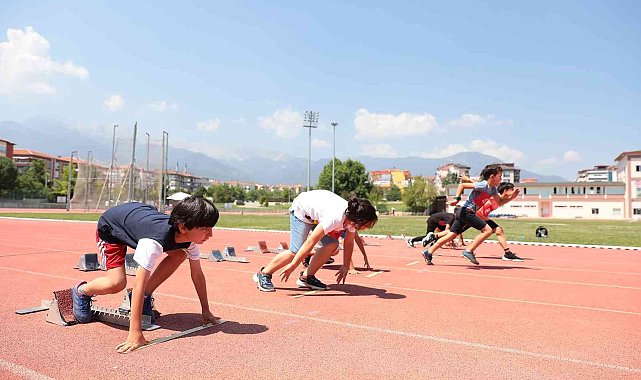 Büyükşehirden Minikler Atletizm Şenliği