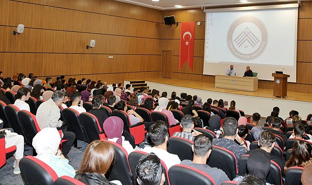 ÇAKÜ'de iş dünyasının deneyimleri öğrencilere aktarıldı