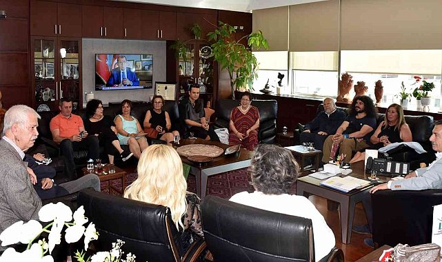 Çalıştay sanatçılarından Başkan Ataç'a teşekkür ziyareti