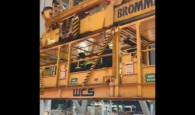 Çalıştığı gemide 5 metre yükseklikten düşen işçiye kurtarma operasyonu böyle yapıldı