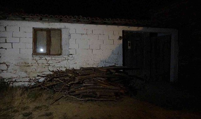 Çanakkale'de cinnet geçiren şahıs annesini ve babasını öldürdü