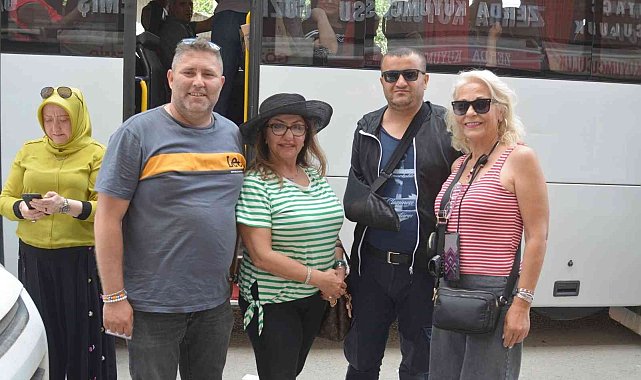 Çanakkale`den Hakkari'ye yerli turist ziyareti