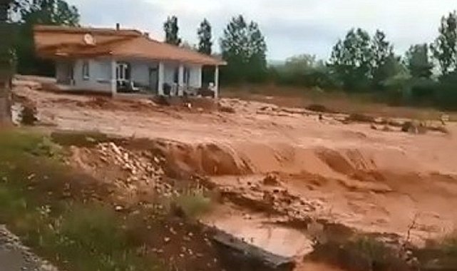 Çankırı&#039;da sel paniği kamerada