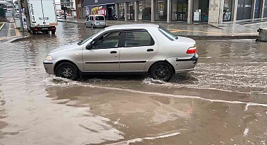 Çankırı'da şiddetli sağanak ve dolu yağışı hayatı olumsuz etkiledi