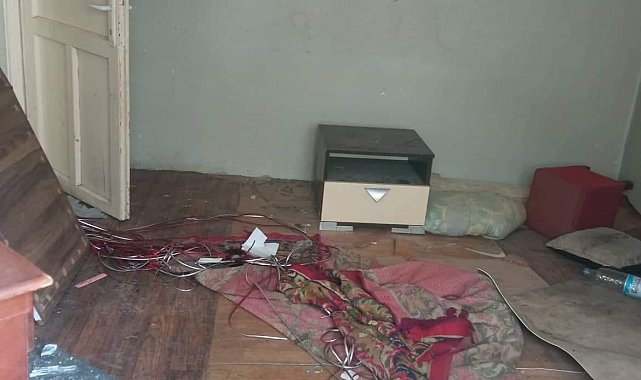 Çaresiz kalan vatandaşlardan "Bu eve bir çare bulun" çağrısı